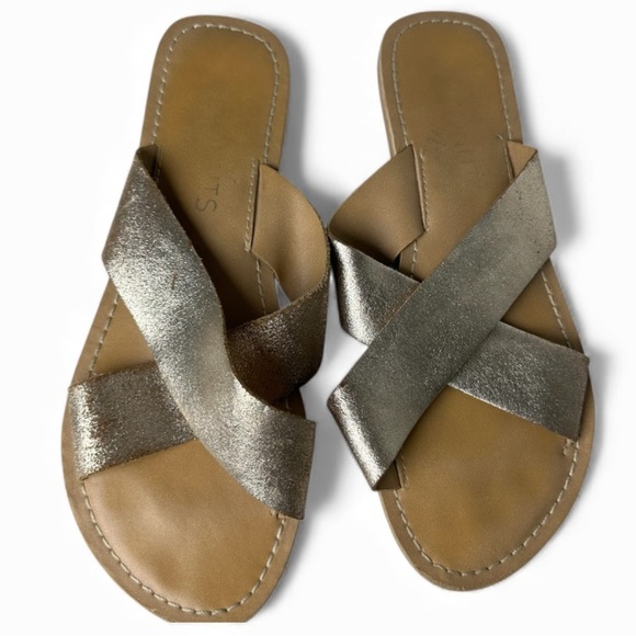 Coconuts by Matisse Shoes - Coconuts by Matisse Pebble Metallic Sandals Leather Flats Sandals